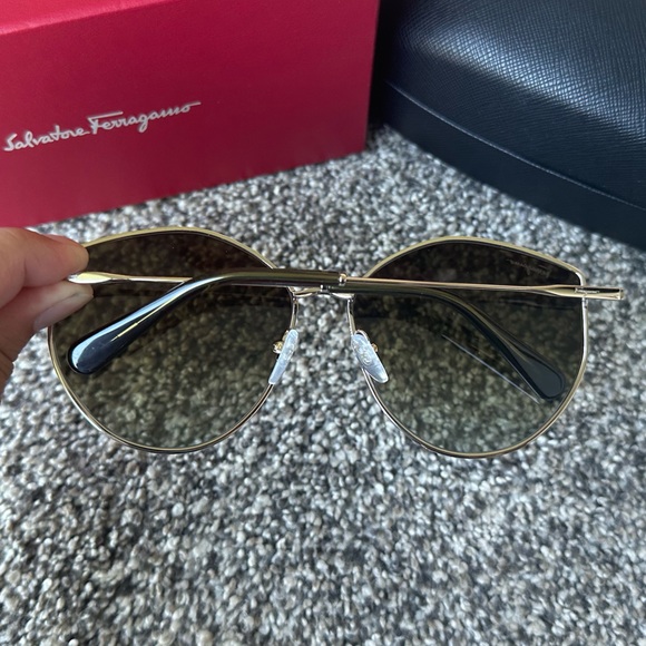 Salvatore Ferragamo Black Sunglasses - Picture 4 of 10